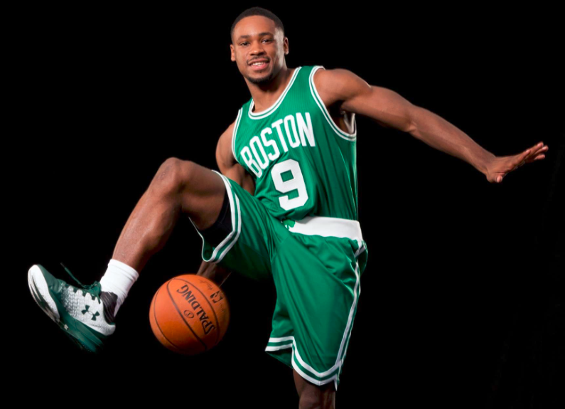 路易斯·恩里克：从第二名到动力源，巴黎圣日耳曼的逆境新篇章（路易斯·恩里克：将第二名化作驱动力，开启巴黎圣日耳曼逆袭新章）