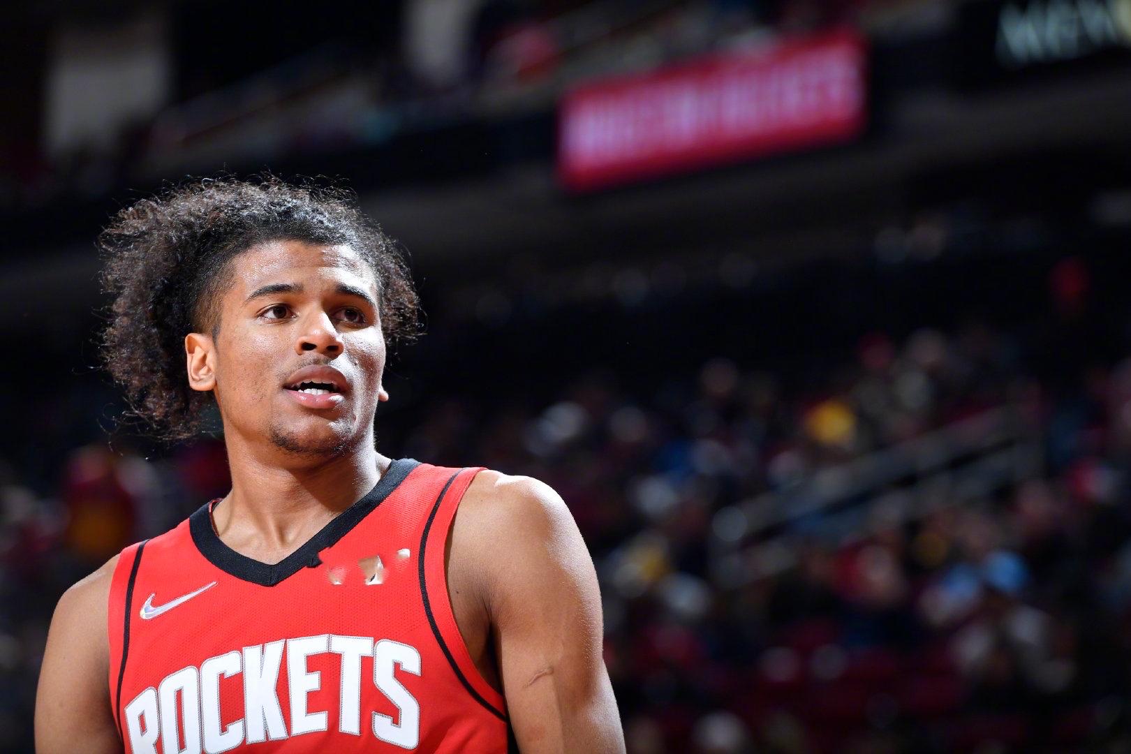 半场战报：摩纳哥2-1帕福斯，南野拓实、巴洛贡破门（半场速报：摩纳哥2-1领先帕福斯，南野拓实与巴洛贡建功）