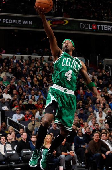 提前晋级女足亚冠8强，常卫魏：感谢老队员们的咬牙坚持（女足亚冠提前挺进八强，常卫魏向老将致敬：感谢坚持到底）