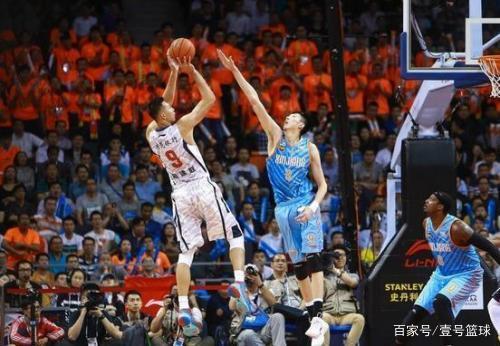 泰晤士报：竞标欧冠失败后，网飞考虑争夺部分英超转播权（泰晤士报：欧冠竞标失利后，网飞或转攻英超部分转播权）