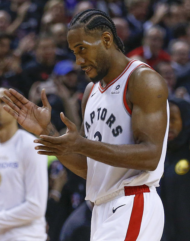 巴尔韦德谈抗议吃牌：天气那么冷，抗议抗议暖暖身子（巴尔韦德笑谈抗议领黄：天这么冷，就当暖个身）